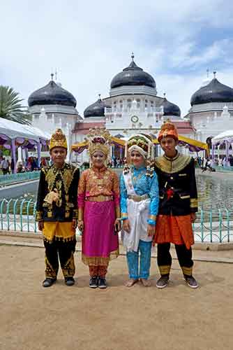 formal mosque-AsiaPhotoStock