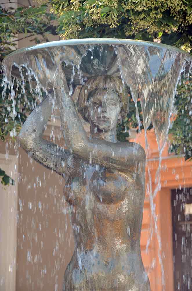 fountain-AsiaPhotoStock