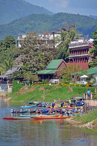 fun canoes-AsiaPhotoStock