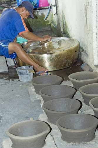 gamelan finishing-AsiaPhotoStock