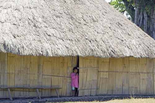 girl hut-AsiaPhotoStock