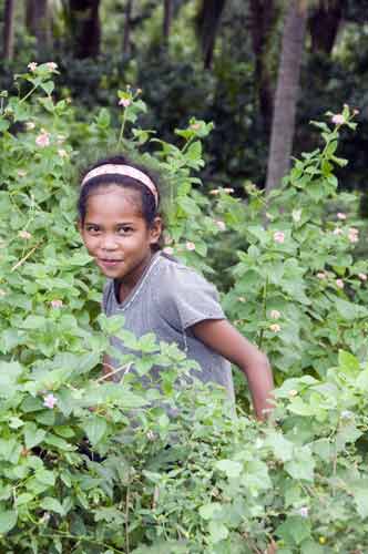 girl in woods-AsiaPhotoStock