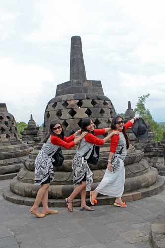 girls at borobudur-AsiaPhotoStock