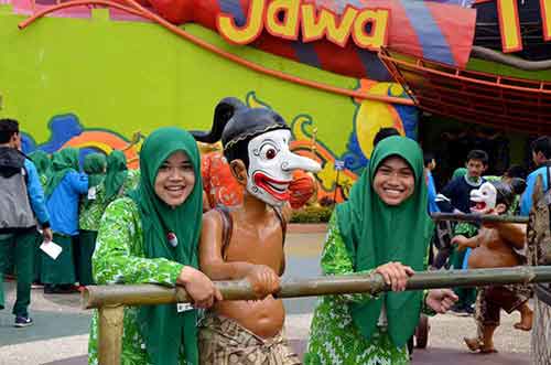 girls jawa timur-AsiaPhotoStock