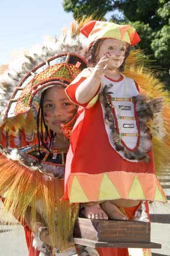 girl and santo nino-AsiaPhotoStock