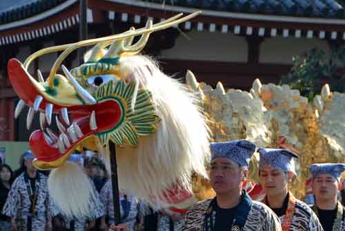 golden dragon-AsiaPhotoStock