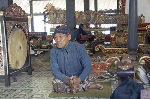 gamelan sultan palace-AsiaPhotoStock