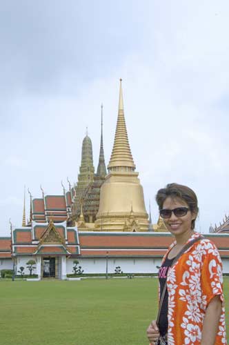 grand palace visitor-AsiaPhotoStock