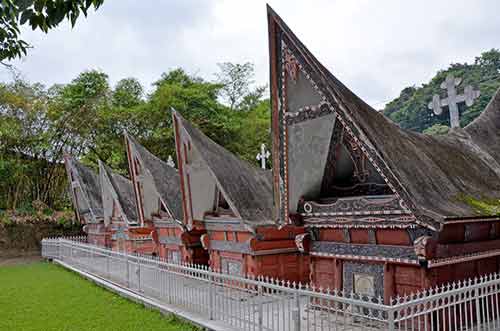 graves simanindo-AsiaPhotoStock