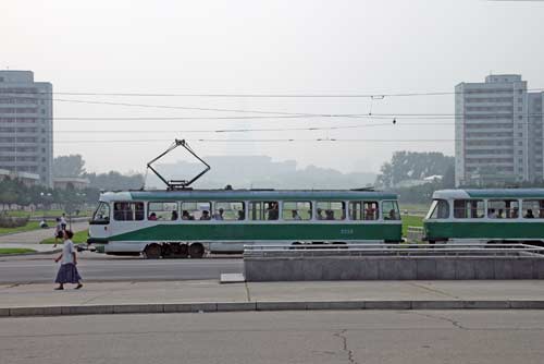 green tram-AsiaPhotoStock