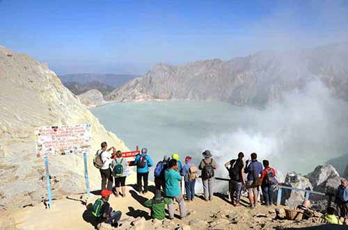 group ijen-AsiaPhotoStock