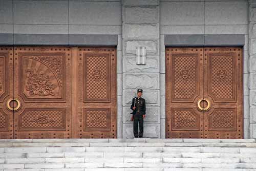 guard gifts palace-AsiaPhotoStock