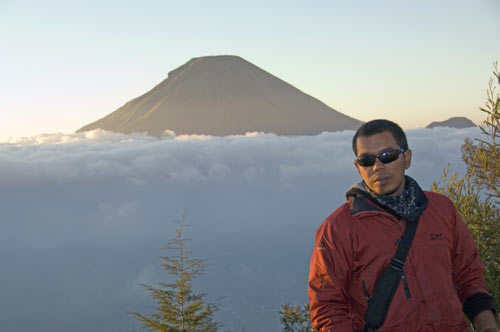 guide sikunir-AsiaPhotoStock