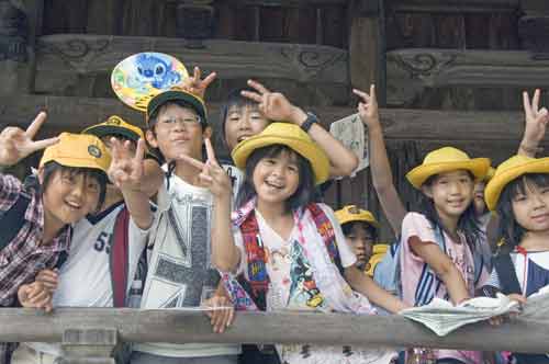 gujo kids-AsiaPhotoStock