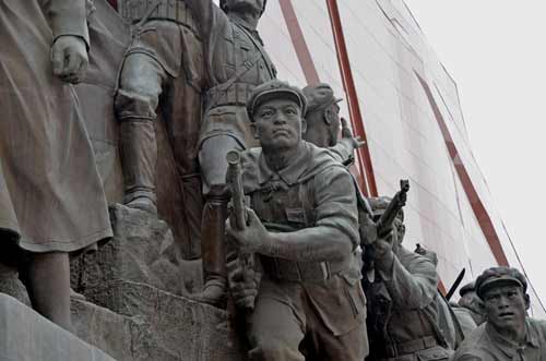 gunner statue-AsiaPhotoStock