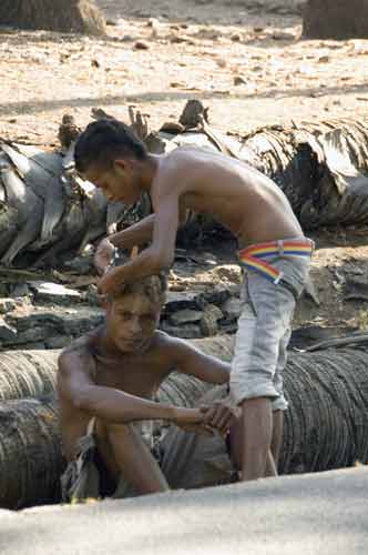 hair cut roadside-AsiaPhotoStock