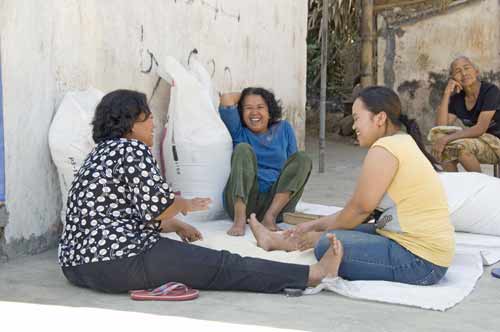 happy women-AsiaPhotoStock