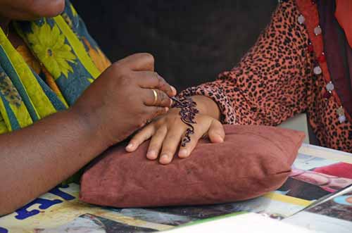 henna tattoo-AsiaPhotoStock