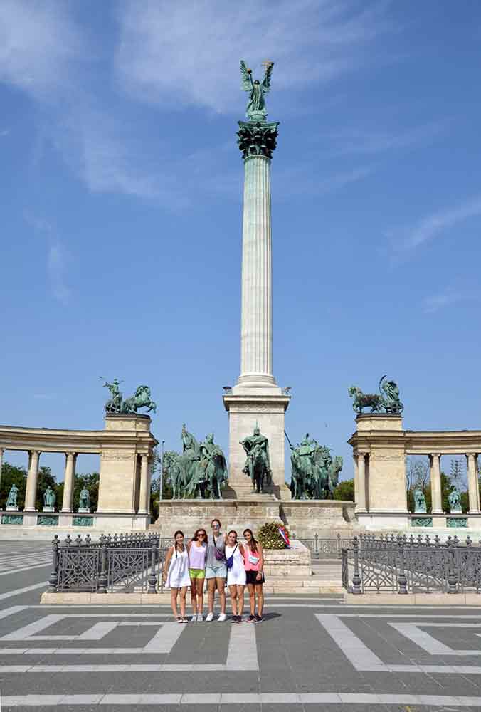 heroes square-AsiaPhotoStock