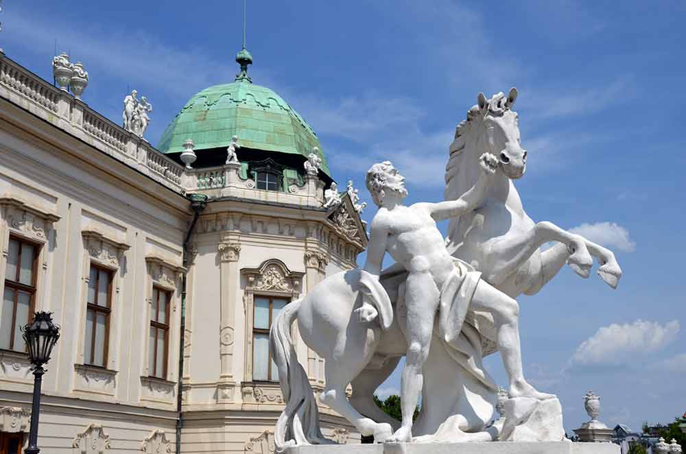 horse belvedere-AsiaPhotoStock