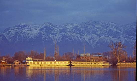 house boats at night-AsiaPhotoStock