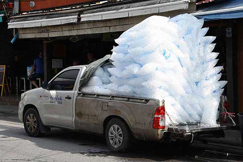 ice delivery-AsiaPhotoStock