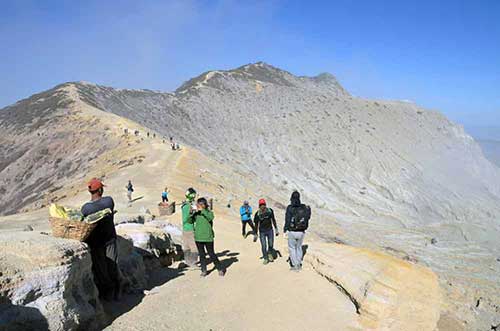 ijen ridge-AsiaPhotoStock