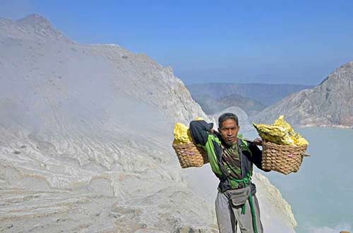 ijen sulphur-AsiaPhotoStock