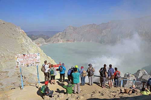 ijen view-AsiaPhotoStock