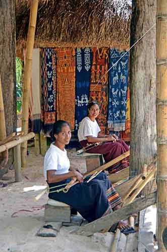 ikats nihiwatu-AsiaPhotoStock