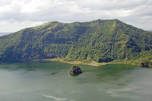 crater volcano-AsiaPhotoStock