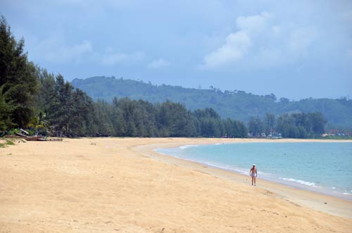 isolated maikhao-AsiaPhotoStock