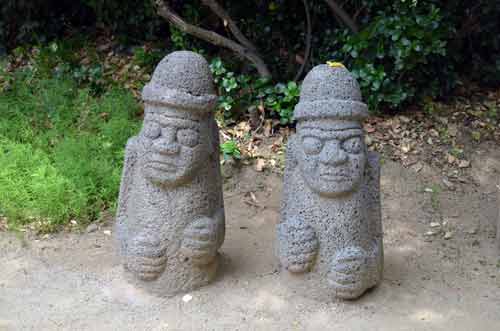 jeju stone figures-AsiaPhotoStock