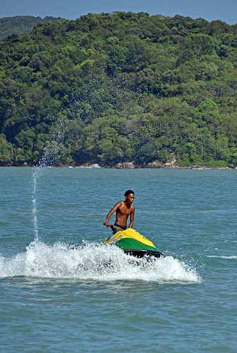 jet ski-AsiaPhotoStock