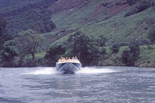 river boat-AsiaPhotoStock