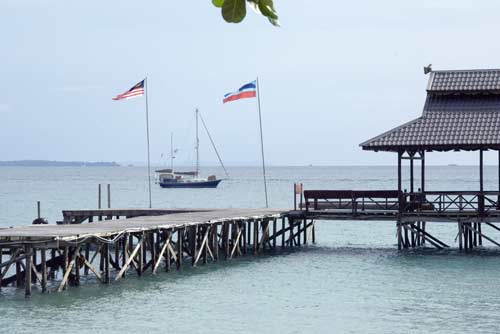 pulau tiga jetty-AsiaPhotoStock