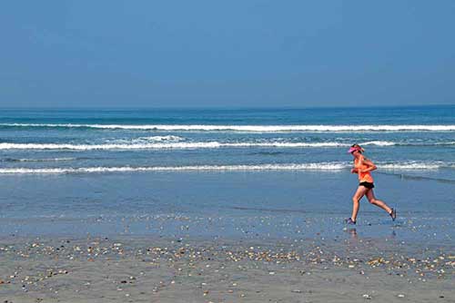 joggers bali-AsiaPhotoStock