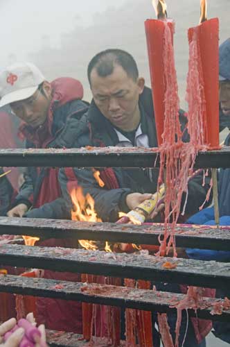 joss sticks emei-AsiaPhotoStock