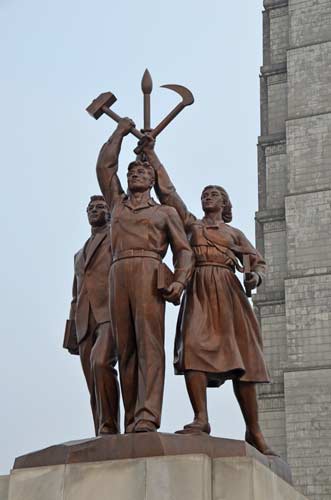 juche statue-AsiaPhotoStock