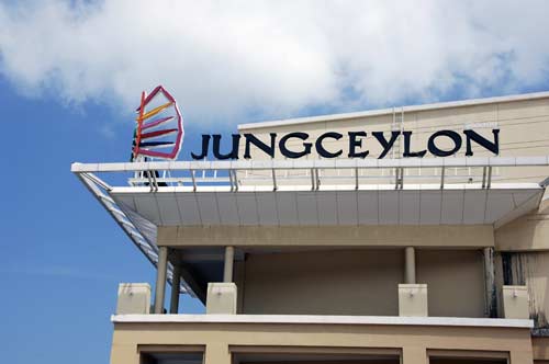 jungceylon-AsiaPhotoStock