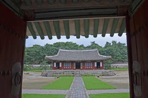 kaesong museum-AsiaPhotoStock