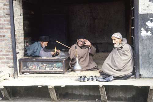 kashmiri men srinagar-AsiaPhotoStock