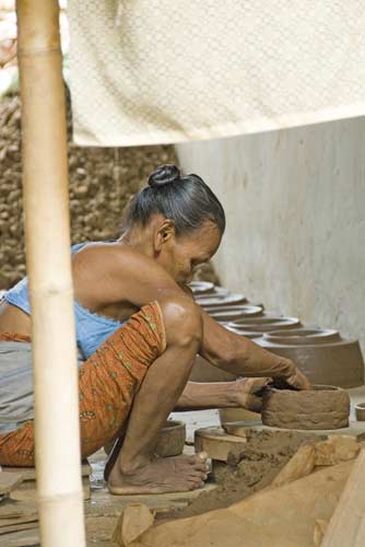 kasongan lady-AsiaPhotoStock