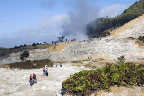 kawah sikidang-AsiaPhotoStock