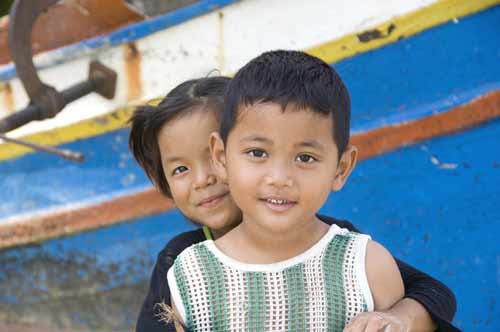 two thai siblings-AsiaPhotoStock