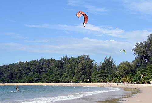kite surfing-AsiaPhotoStock