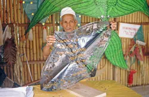 kites maker-AsiaPhotoStock