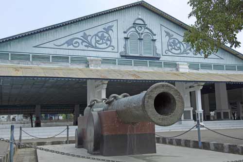 kraton cannon-AsiaPhotoStock