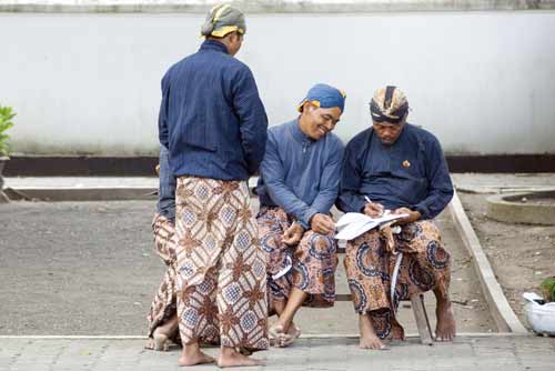 kraton workers-AsiaPhotoStock