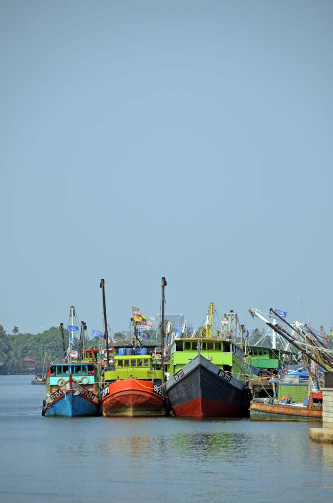 kuching boats-AsiaPhotoStock
